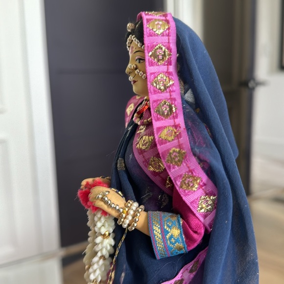 Indian Barbie on Stand - Collectors Item- Excellent Condition - Picture 9 of 9